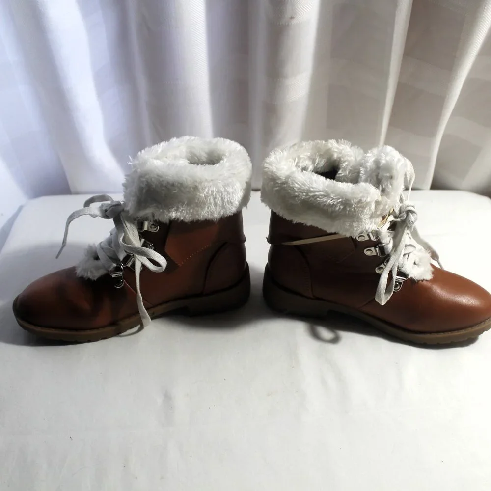 2/$10 Girls Link Booties Size 1 NWT